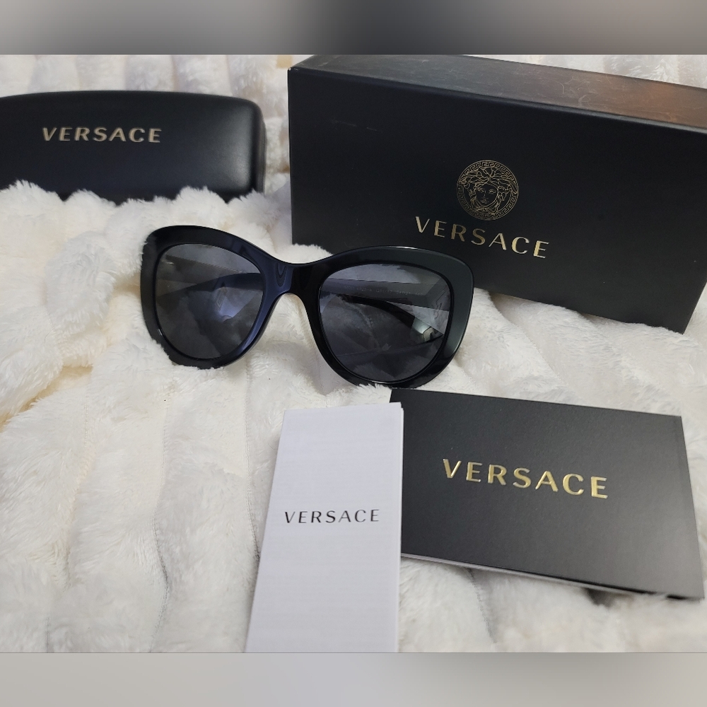 Versace Cat Eye Polarized Sunglasses New Never Used